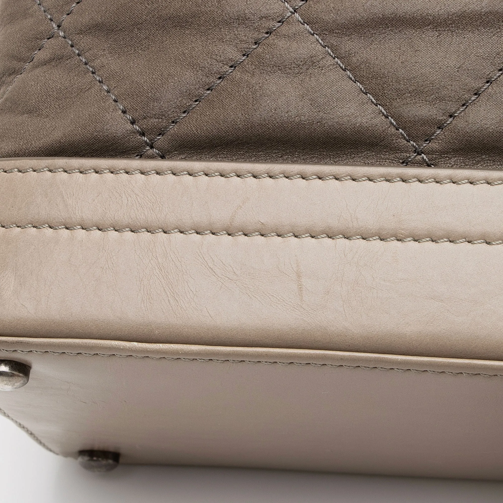 Chanel Iridescent Calfskin VIP Flap Bag (SHF-UvQfgO)
