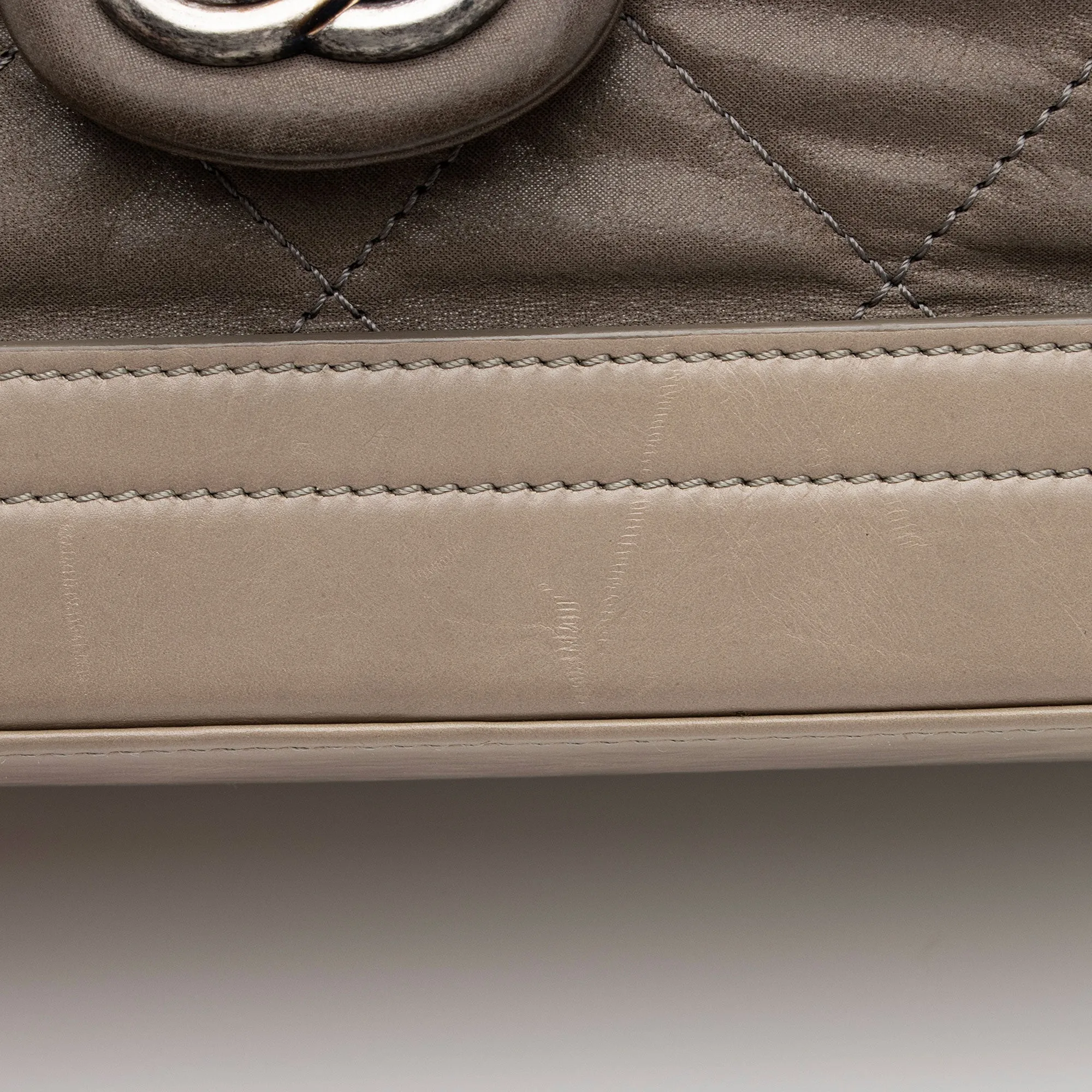 Chanel Iridescent Calfskin VIP Flap Bag (SHF-UvQfgO)