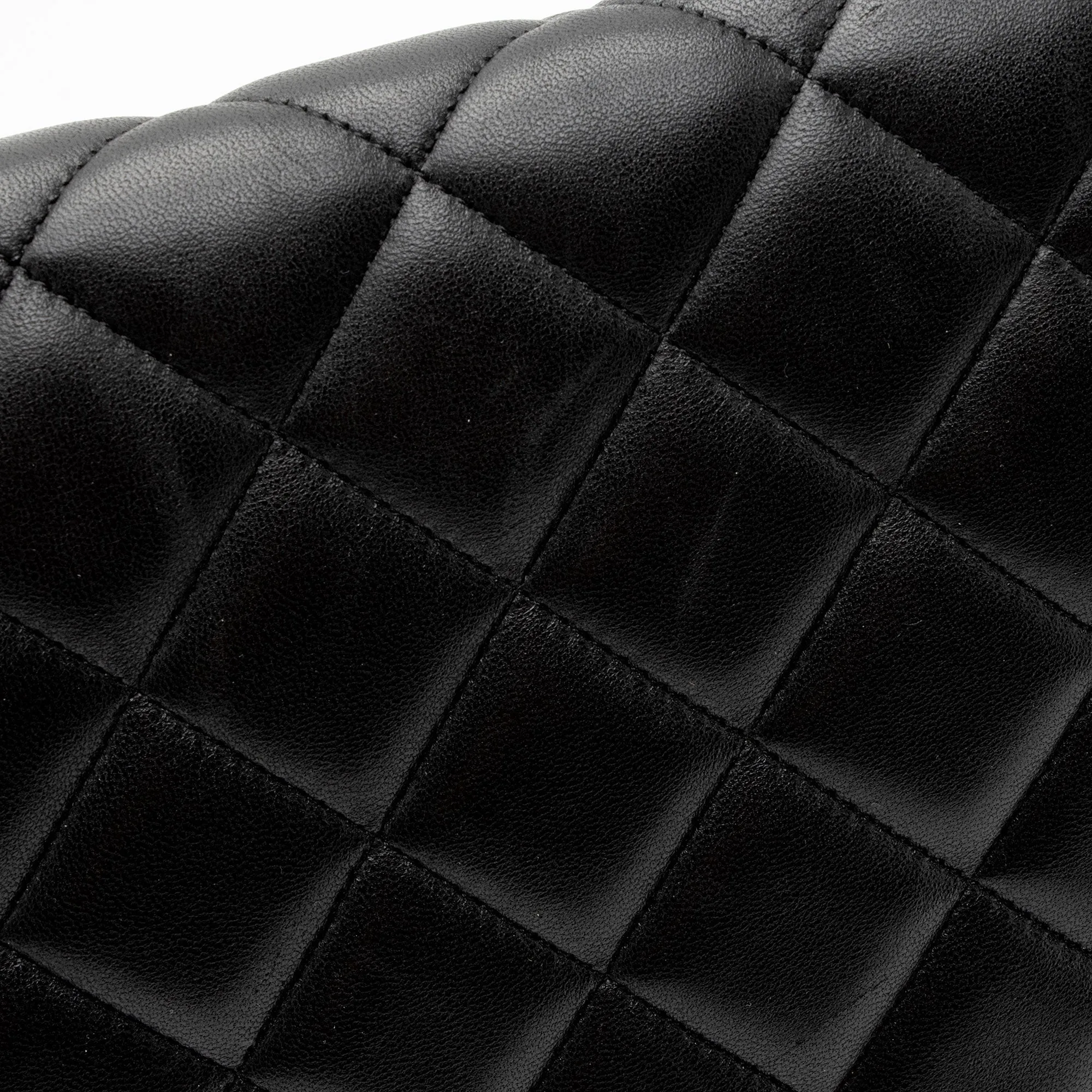 Chanel Lambskin Classic Maxi Single Flap Bag (SHF-zrKD0o)
