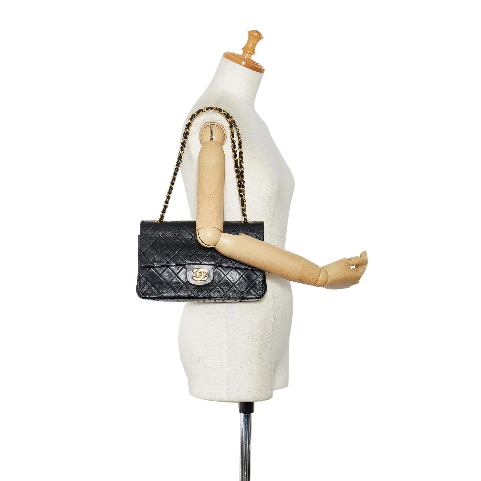 Chanel Medium Classic Lambskin Double Flap (SHG-MLhL0Y)