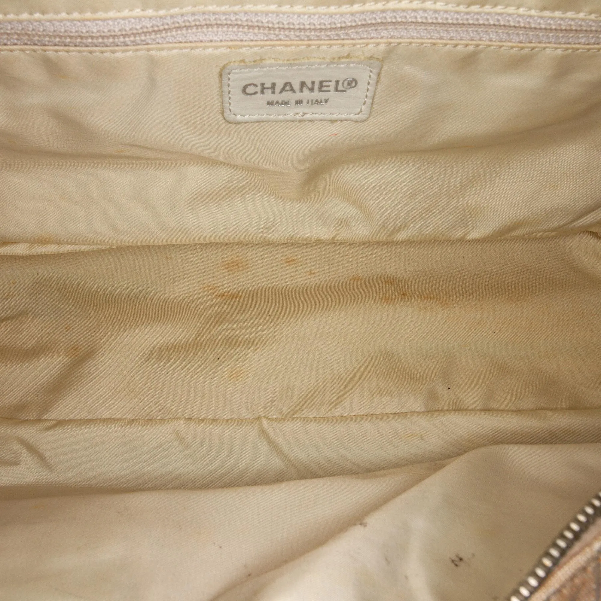 Chanel New Travel Line Canvas Handbag (SHG-30128)