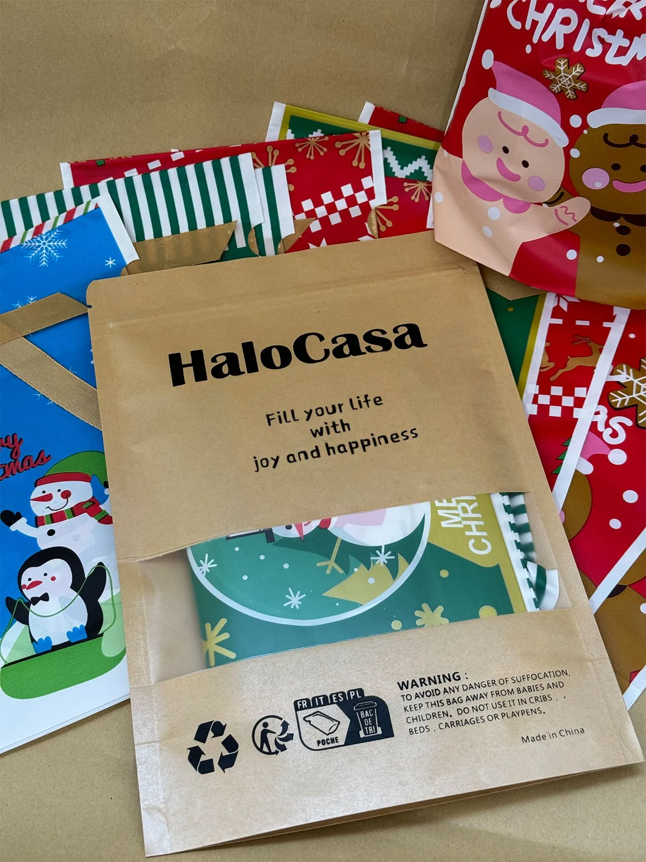 HaloCasa Festive Christmas Gift Bags Set - 50 Bags in 5 Assorted Designs (23 x 13 cm)