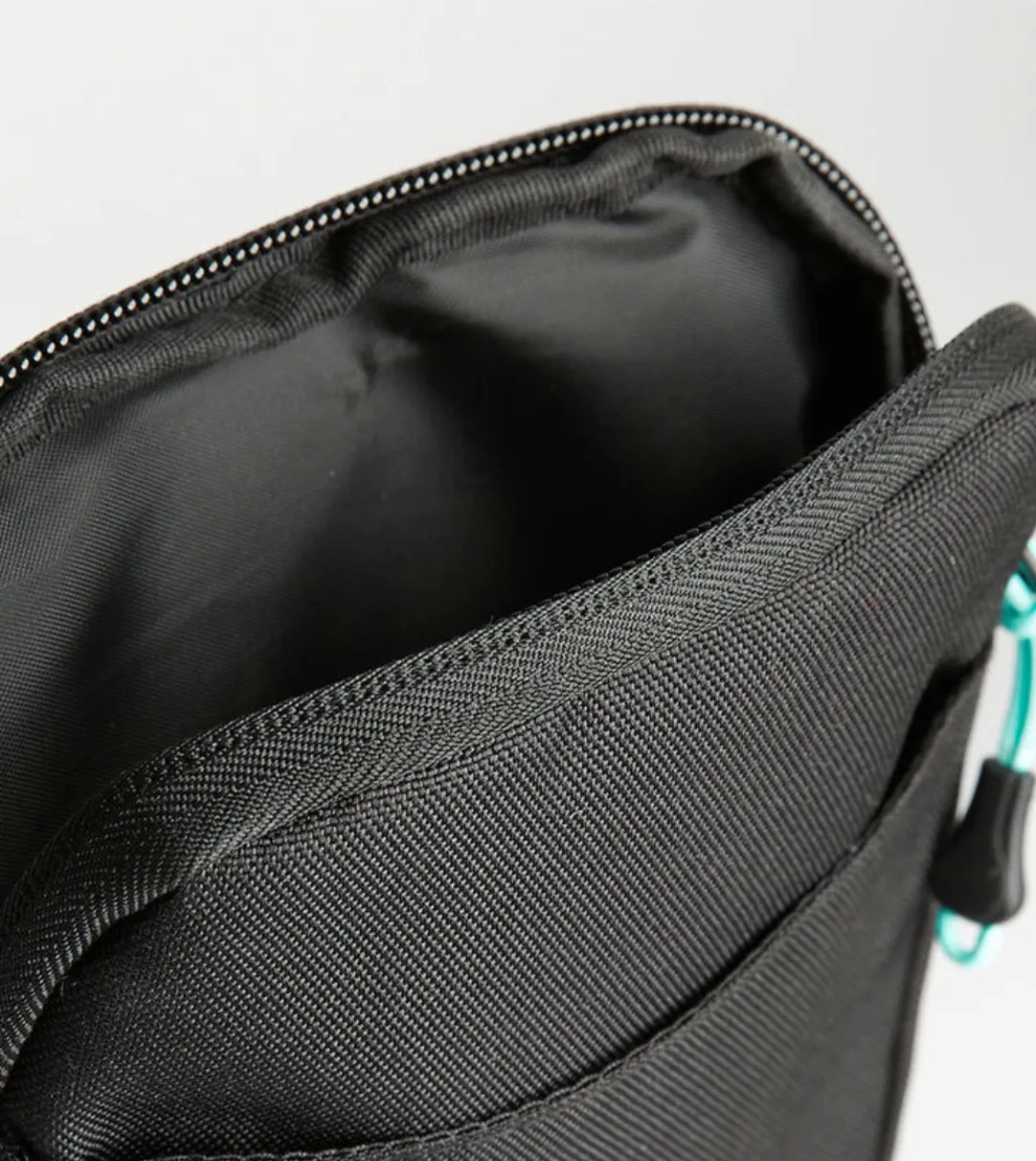 Nautica Holstville Item Bag