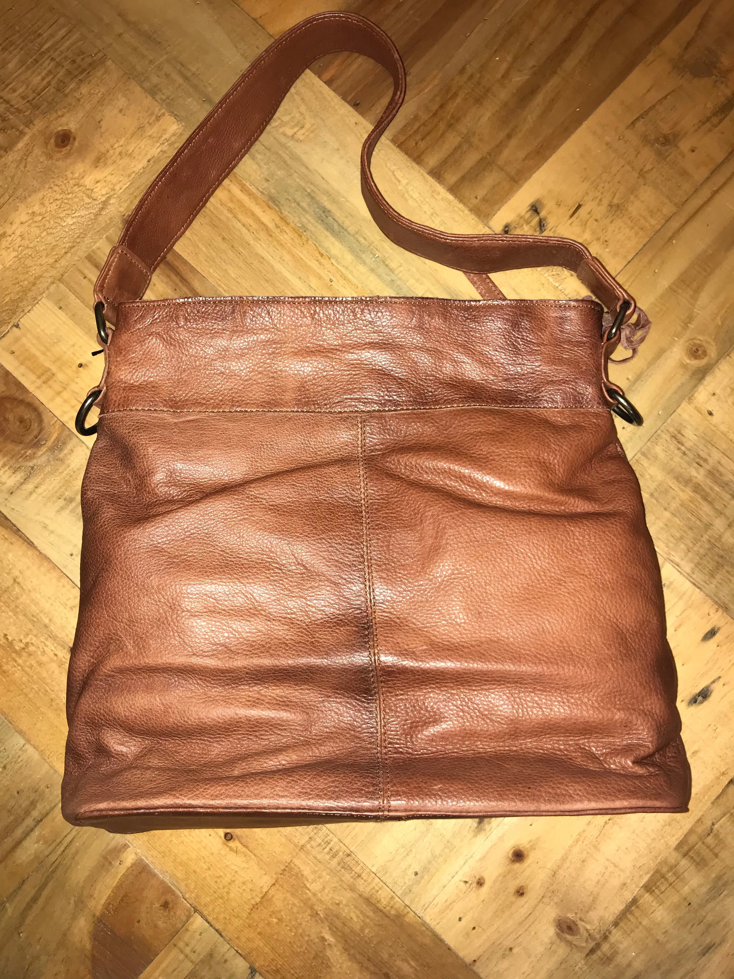 Rugged Hide: Albany - brown