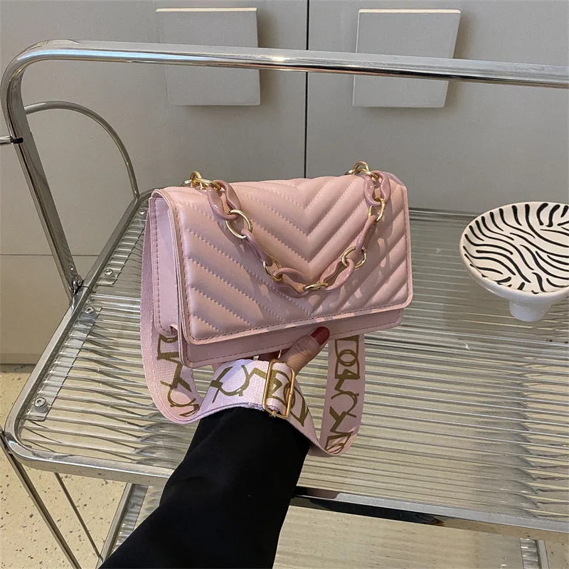 Wholesale Simple and Fashionable Wide Band Letter Shoulder Small Square Bag